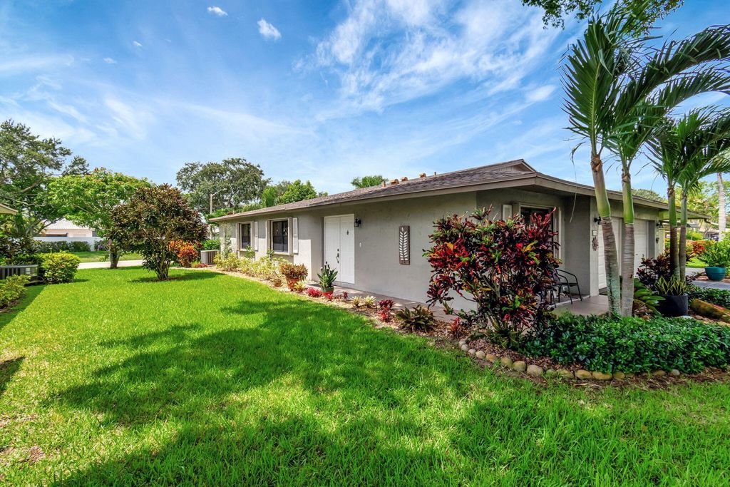 Photo of 1572 Palmland Drive, Boynton Beach, FL 33436 (MLS # R11006808)
