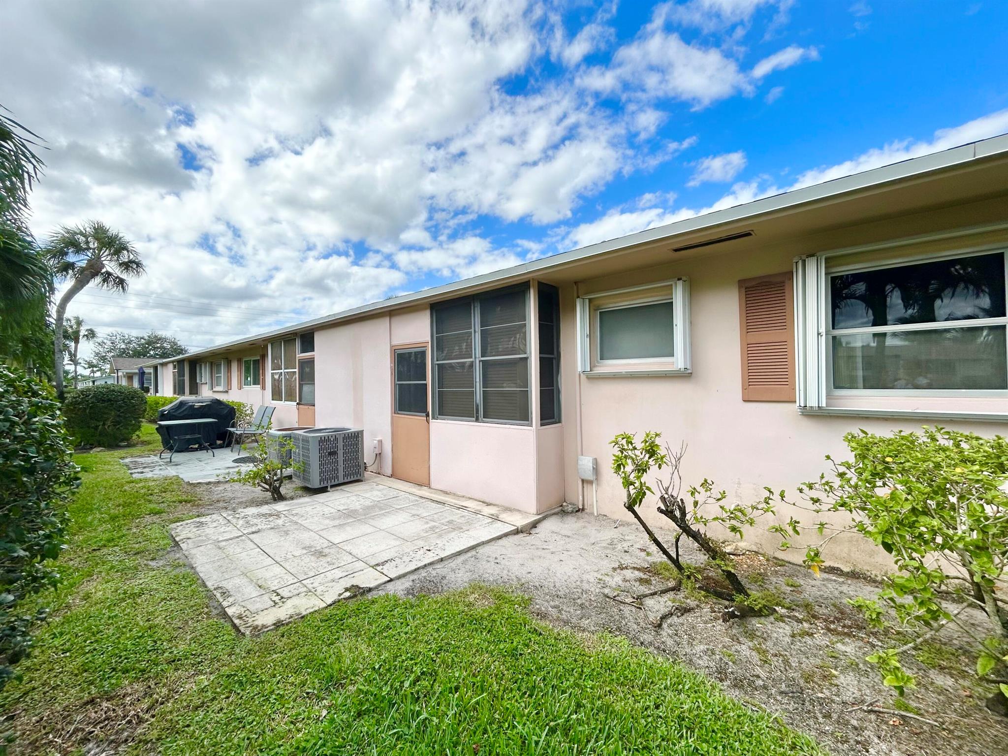 CRESTHAVEN VILLAS 28 COND - Residential