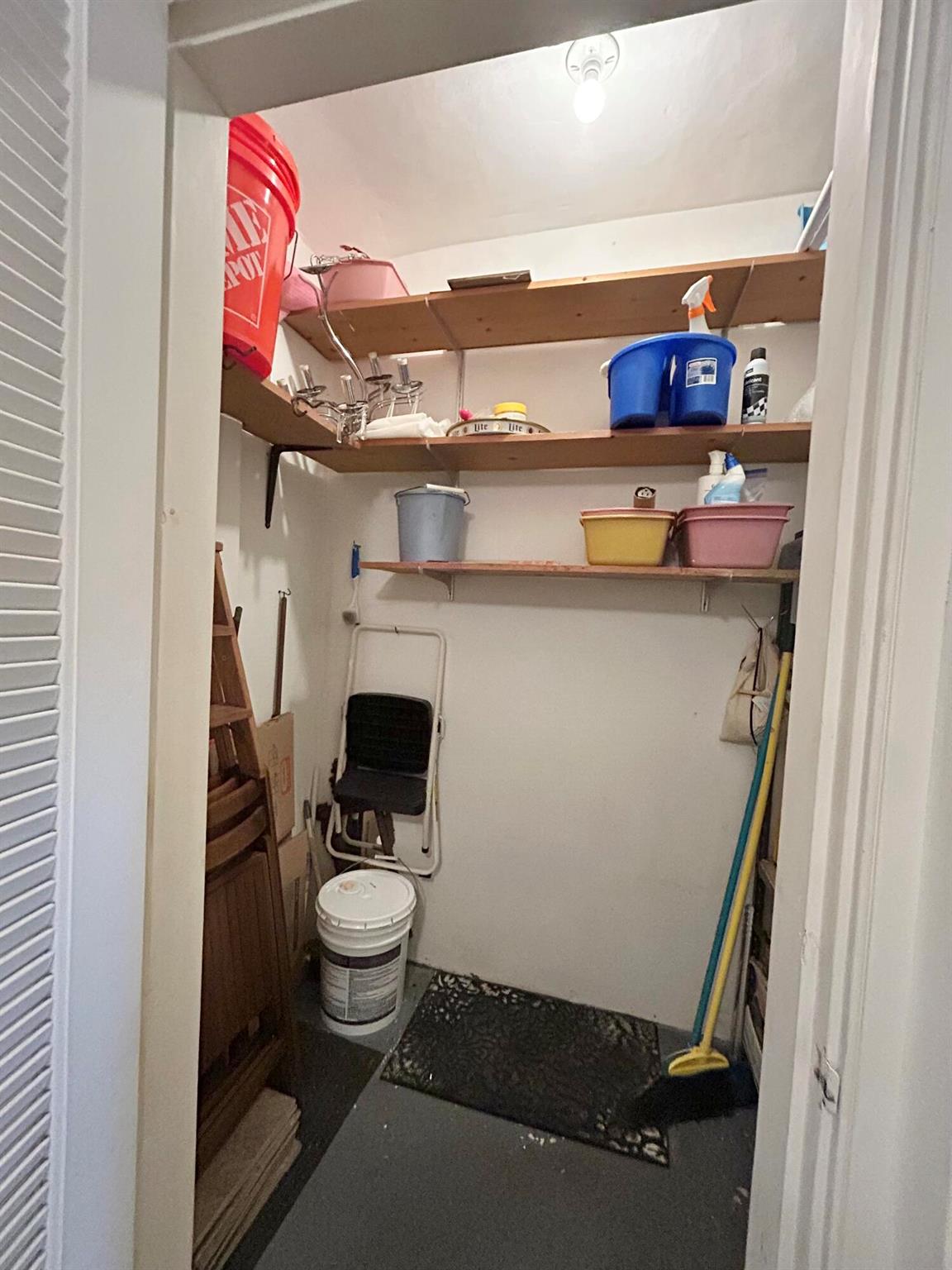 CRESTHAVEN VILLAS 28 COND - Residential