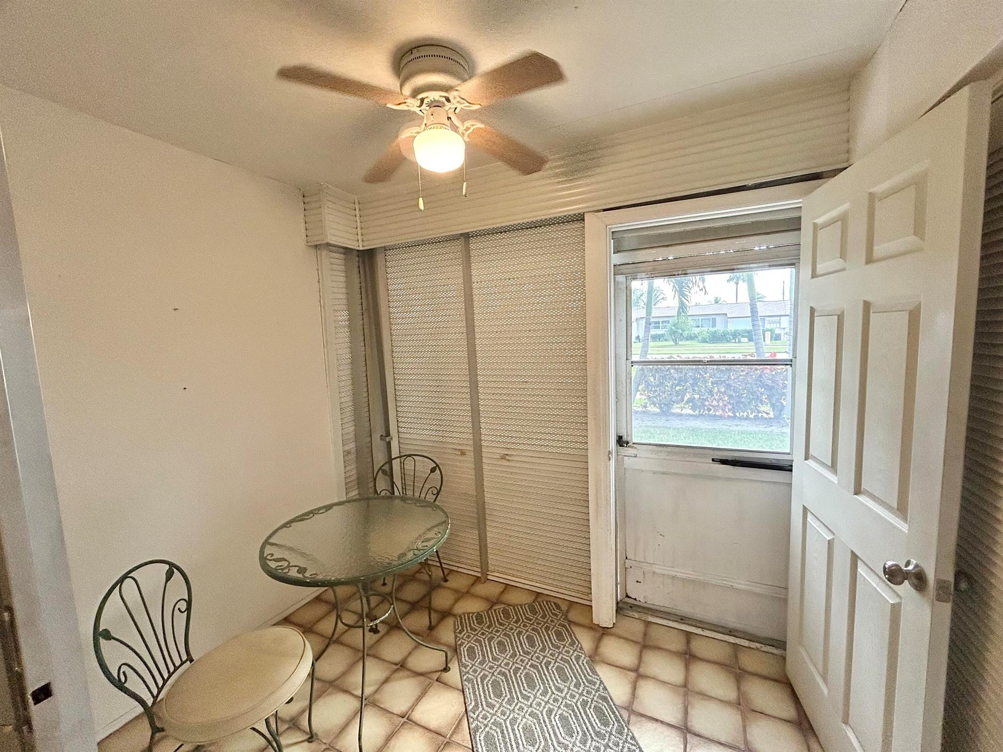 CRESTHAVEN VILLAS 28 COND - Residential