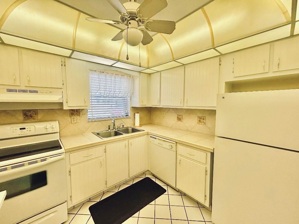 Photo of 2787 Dudley Drive W #G, West Palm Beach, FL 33415 (MLS # R11133354)