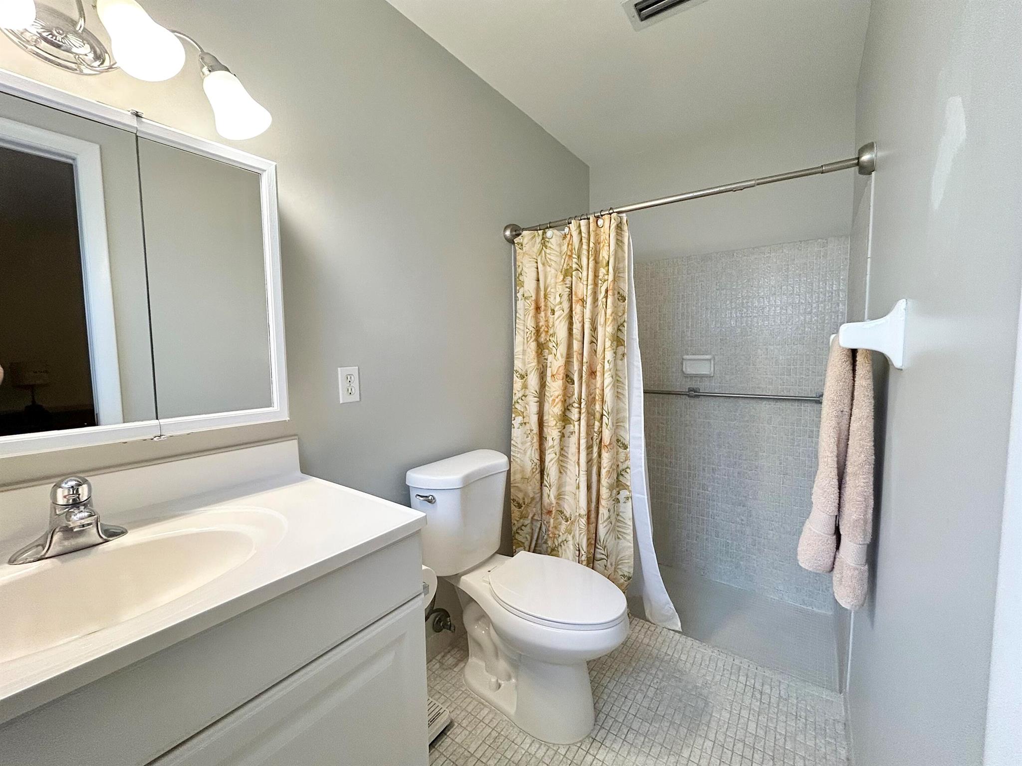 CRESTHAVEN VILLAS 28 COND - Residential