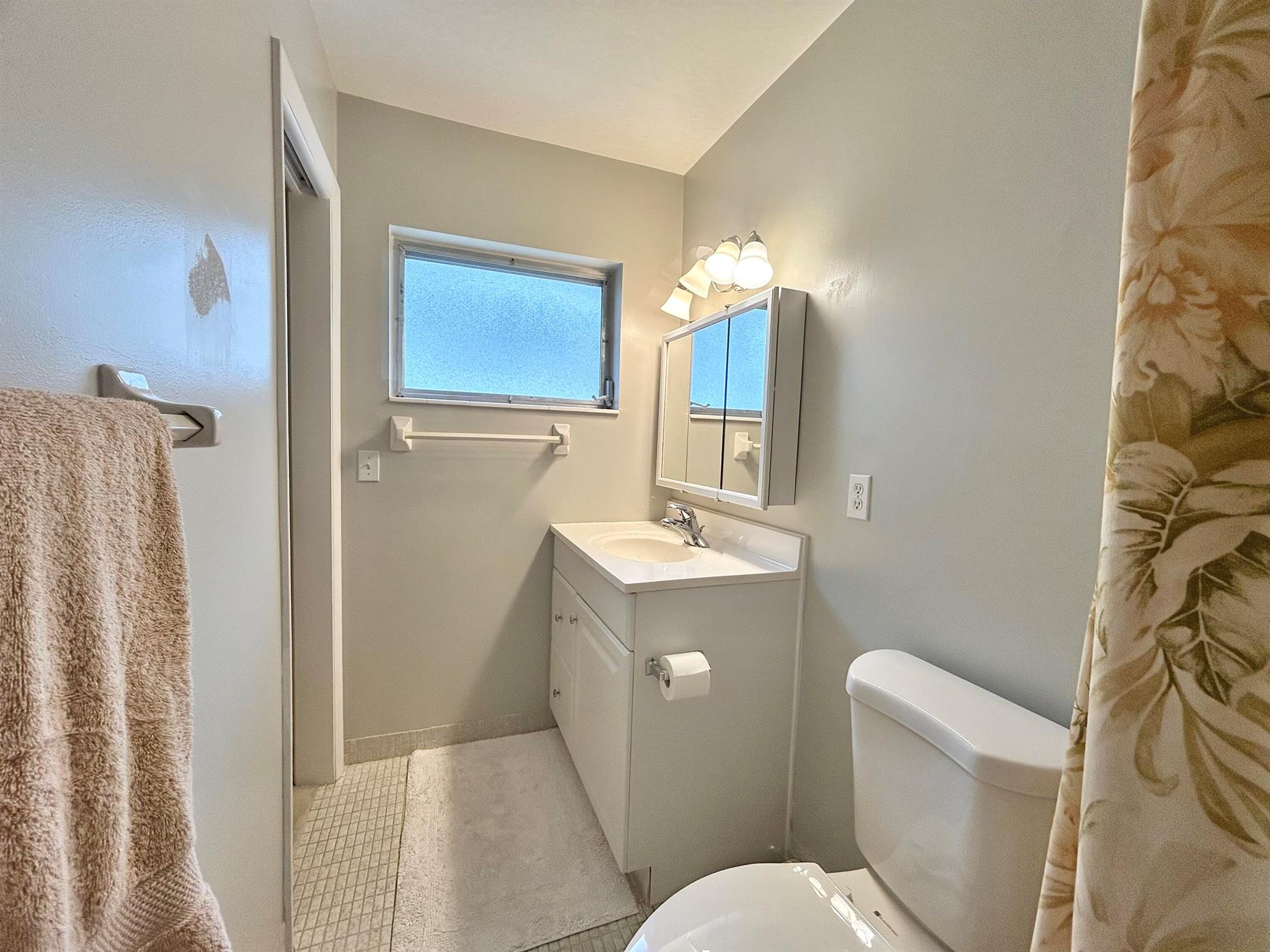 CRESTHAVEN VILLAS 28 COND - Residential