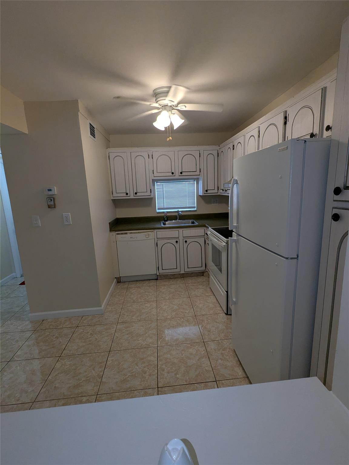 HOLLYBROOK GOLF & TENNIS - Residential Lease