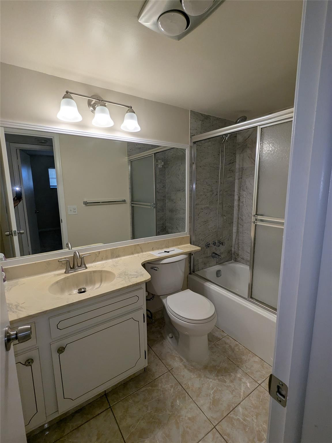 HOLLYBROOK GOLF & TENNIS - Residential Lease