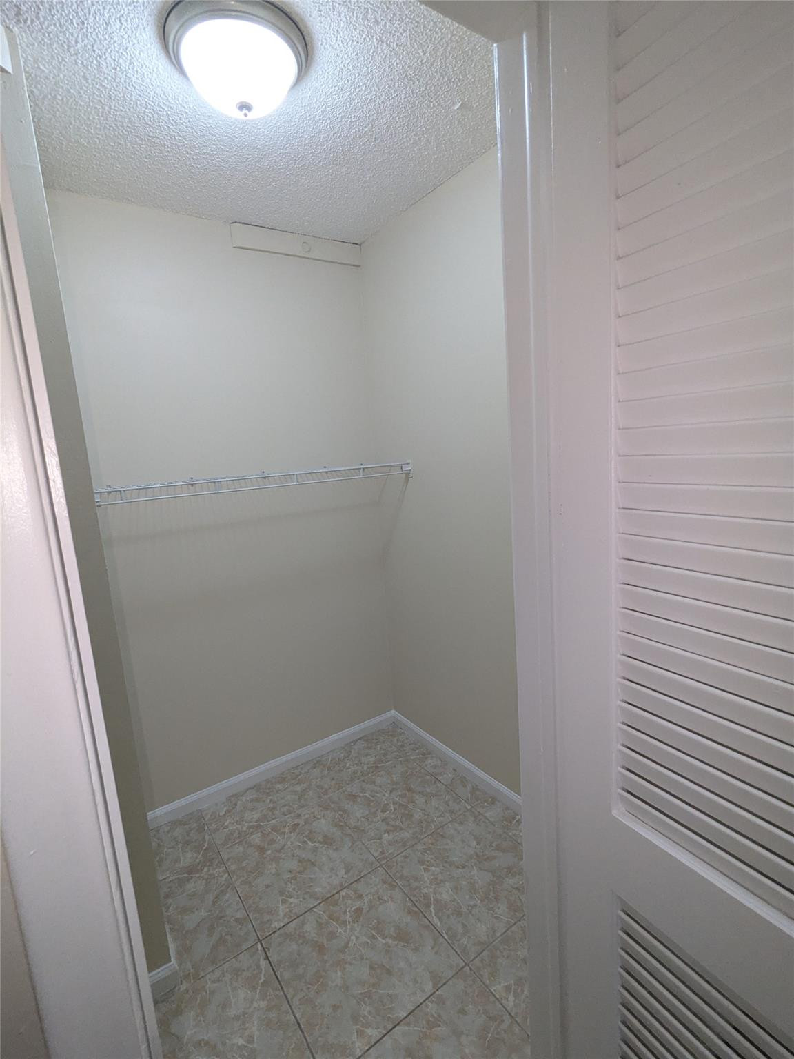 HOLLYBROOK GOLF & TENNIS - Residential Lease