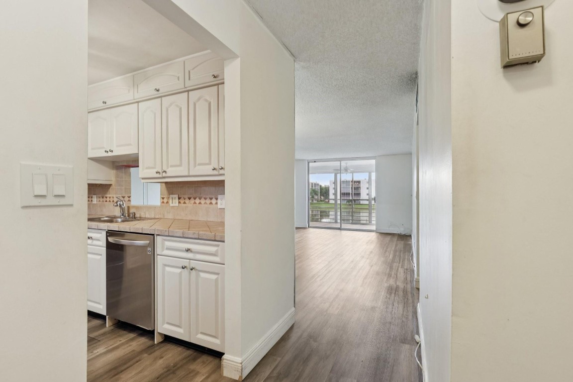 Meadowbrook Lakes - Residential