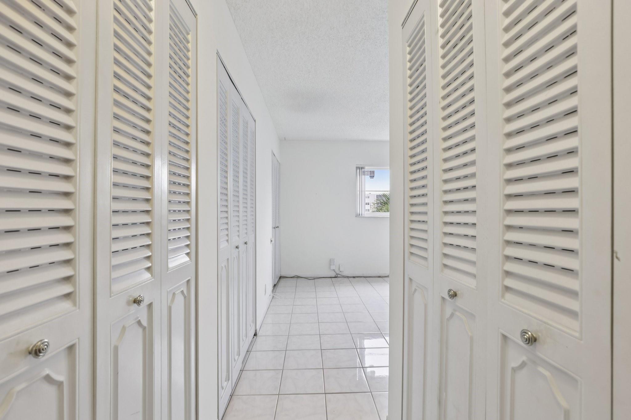 Meadowbrook Lakes - Residential