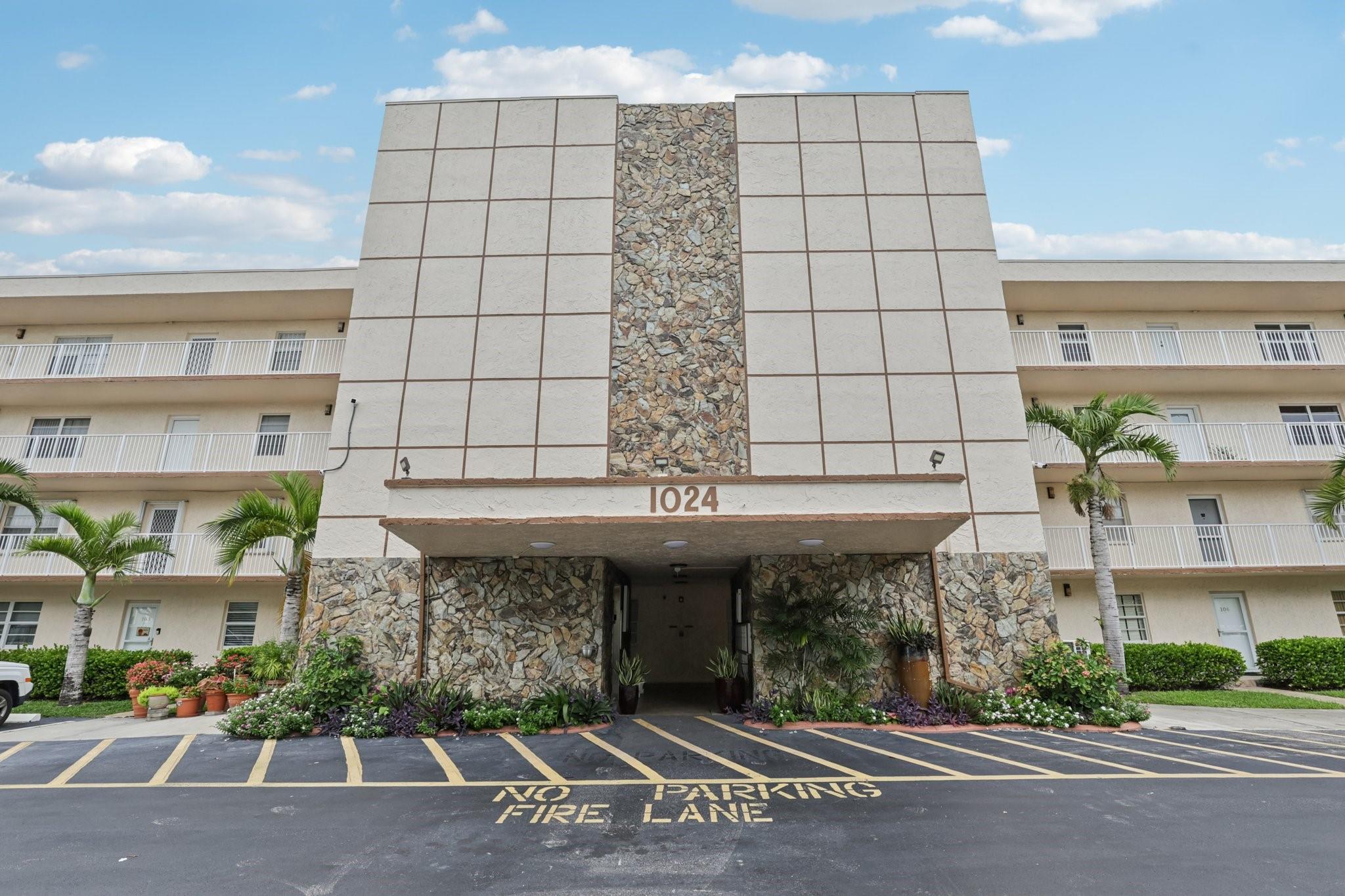 Meadowbrook Lakes - Residential