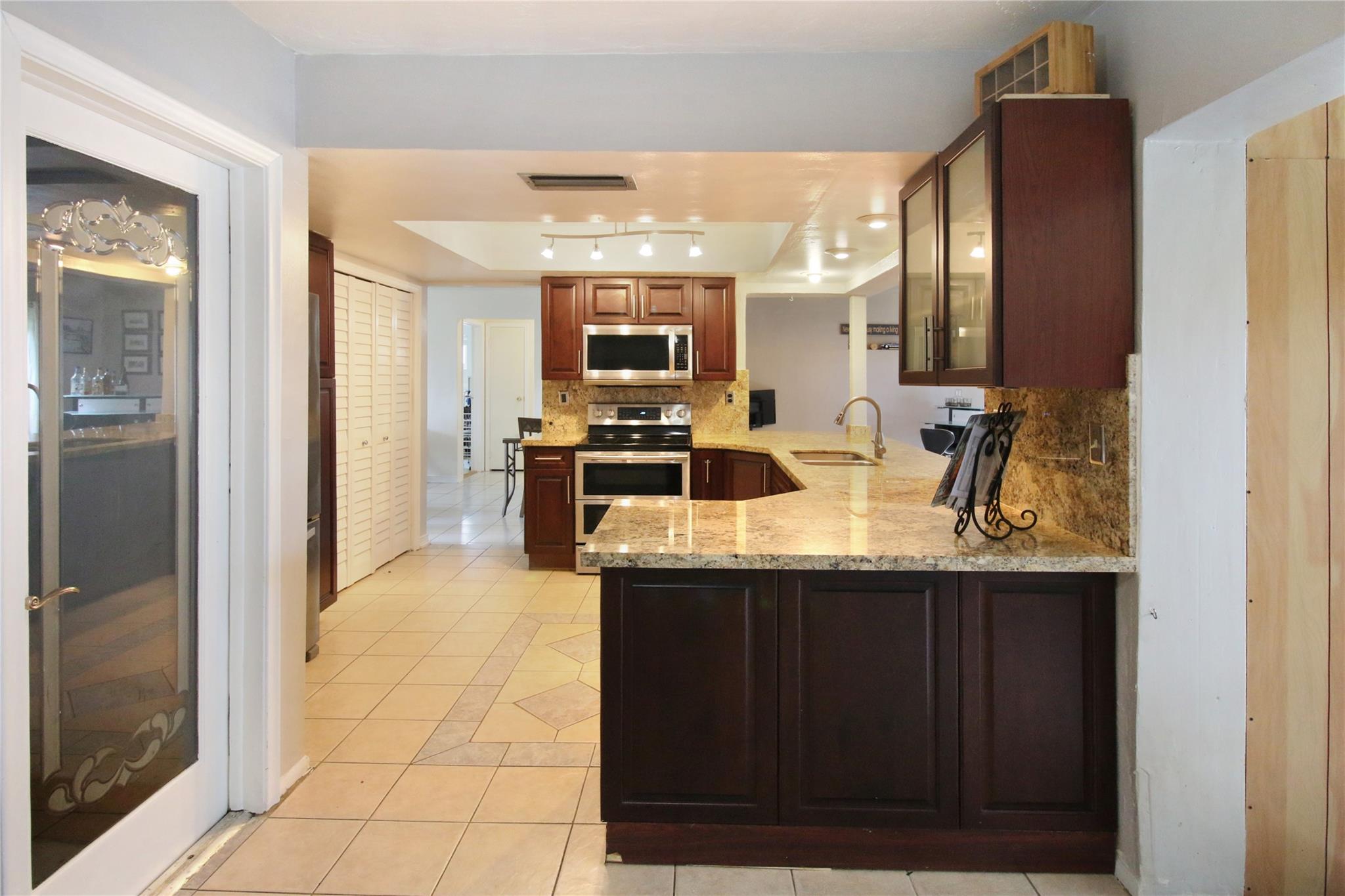 Sunrise Golf Village Sec - Residential