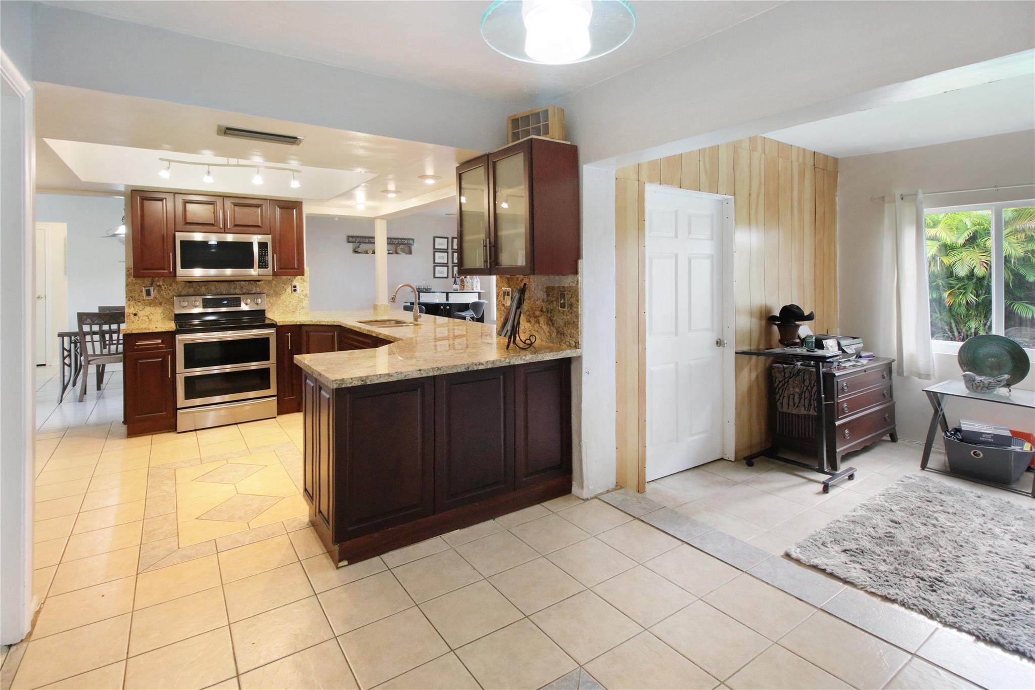 Sunrise Golf Village Sec - Residential
