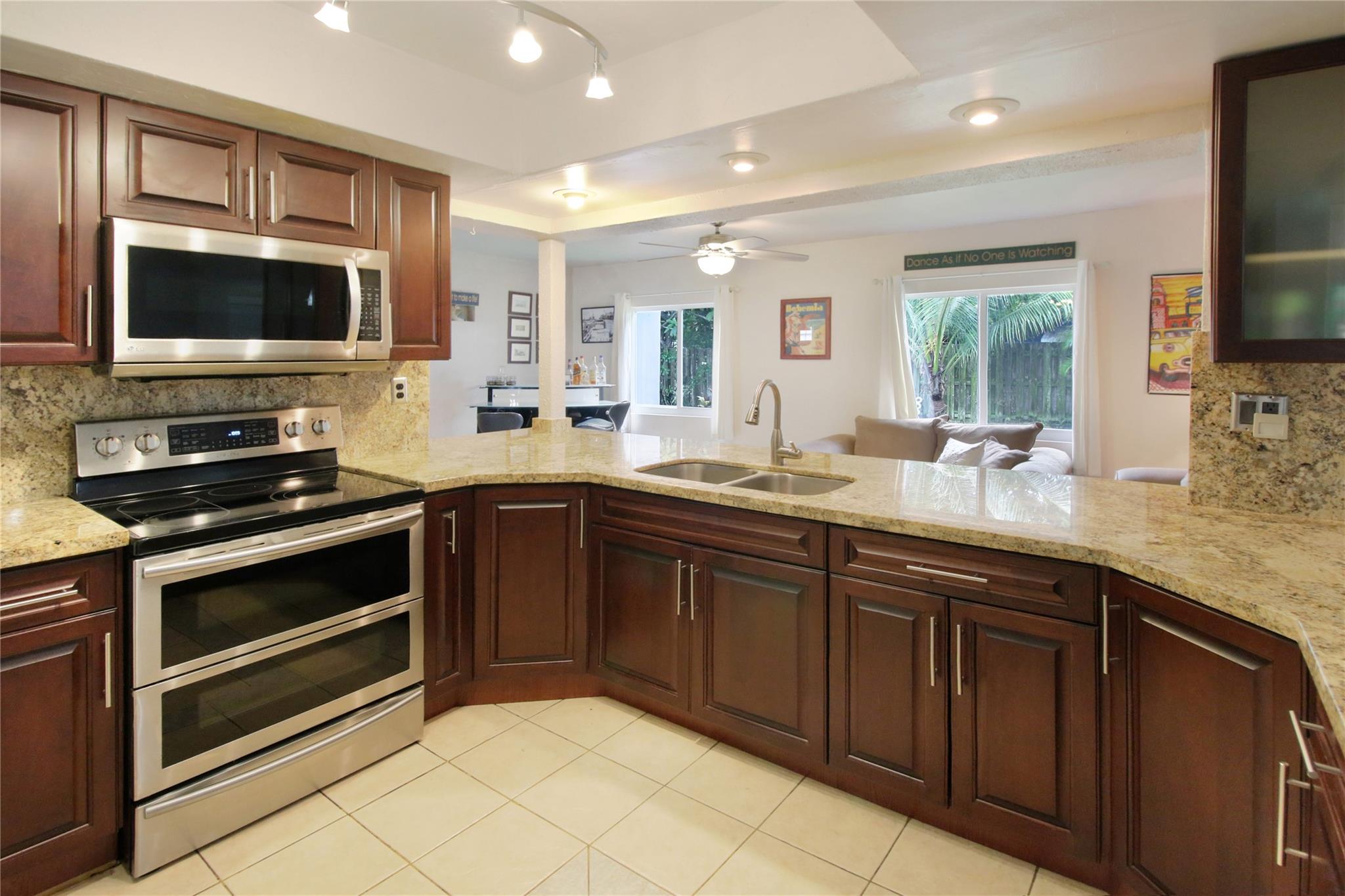 Sunrise Golf Village Sec - Residential