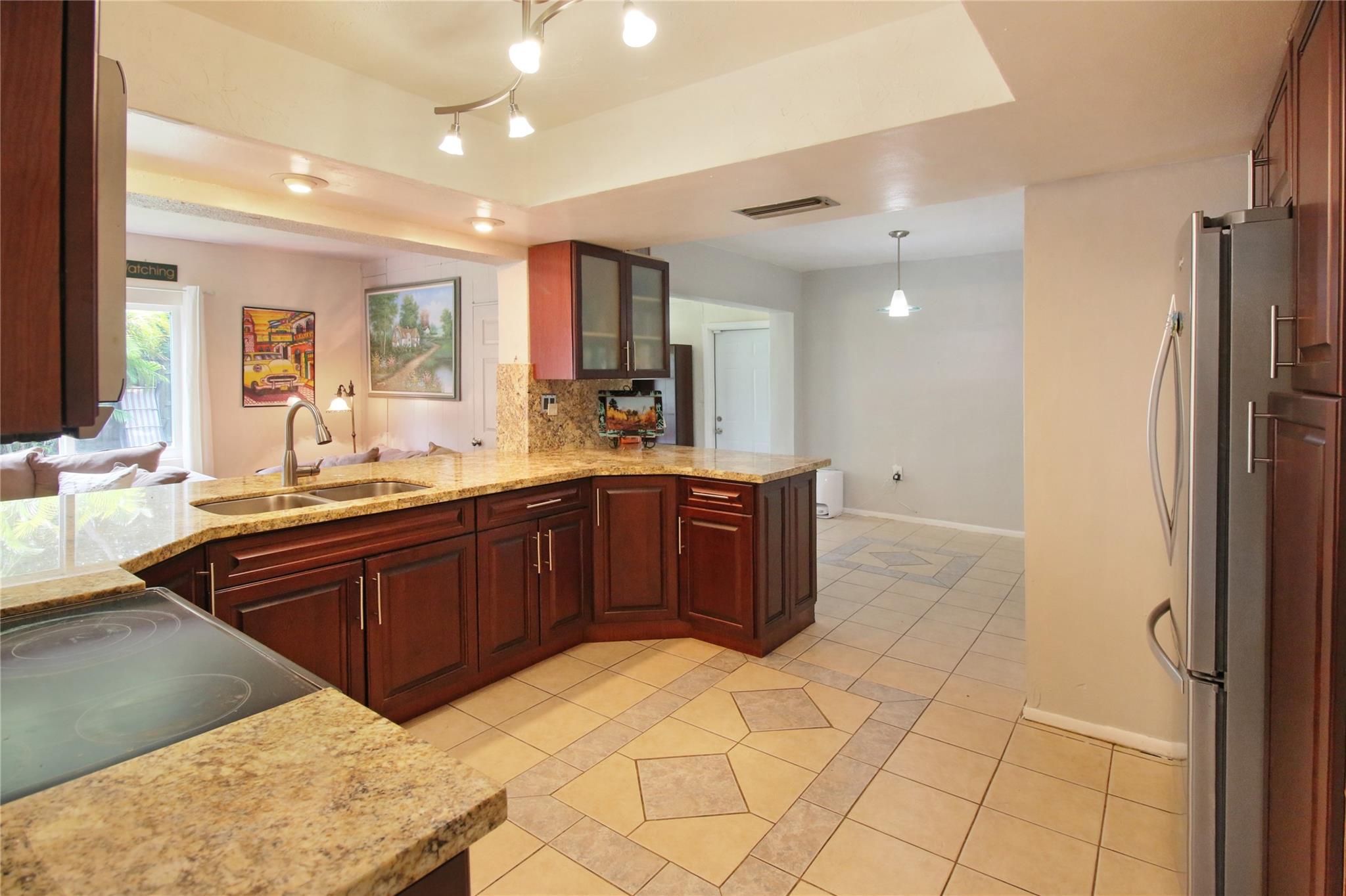Sunrise Golf Village Sec - Residential