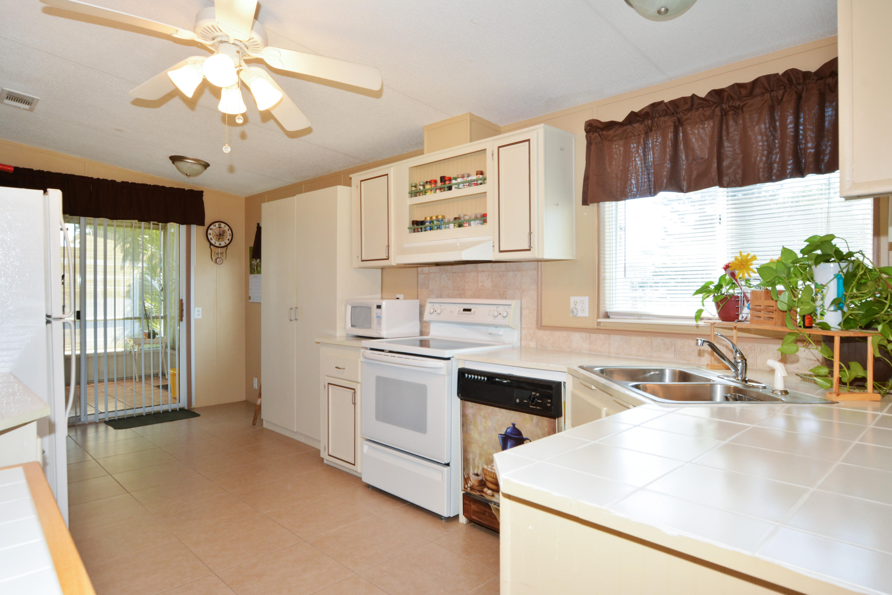 Sandalfoot Cove S - Residential