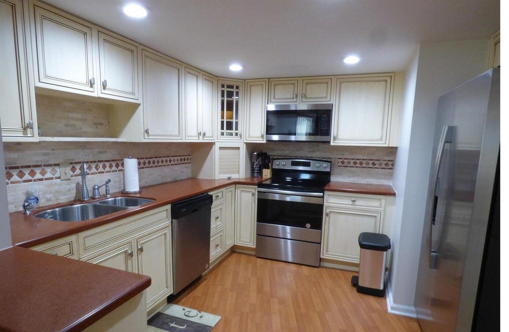 Photo of 2800 N Ocean Drive #B-5c, Singer Island, FL 33404 (MLS # B26075392)