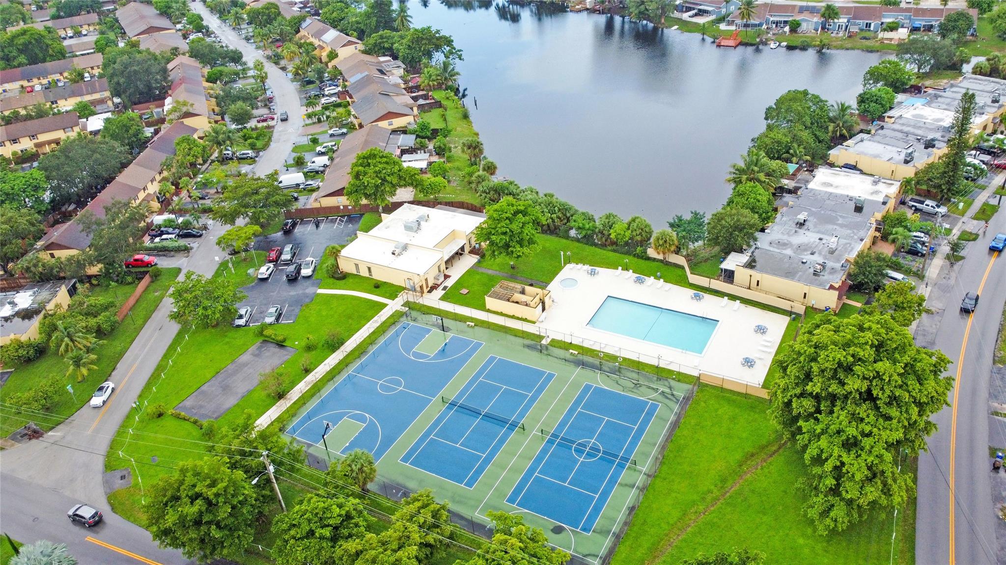 Lake Island - Residential