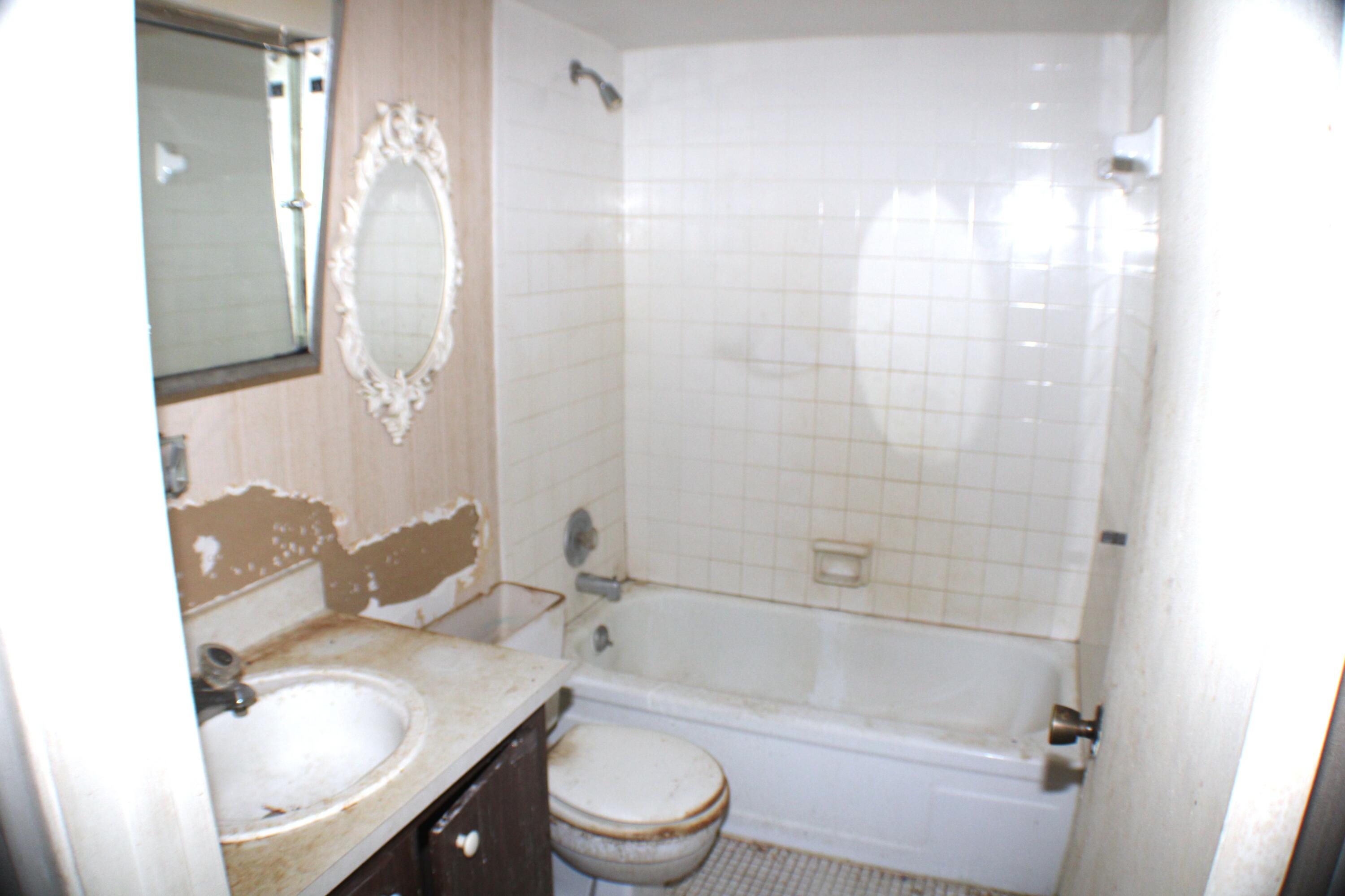 FOREST HILL GARDENS CONDO - Residential