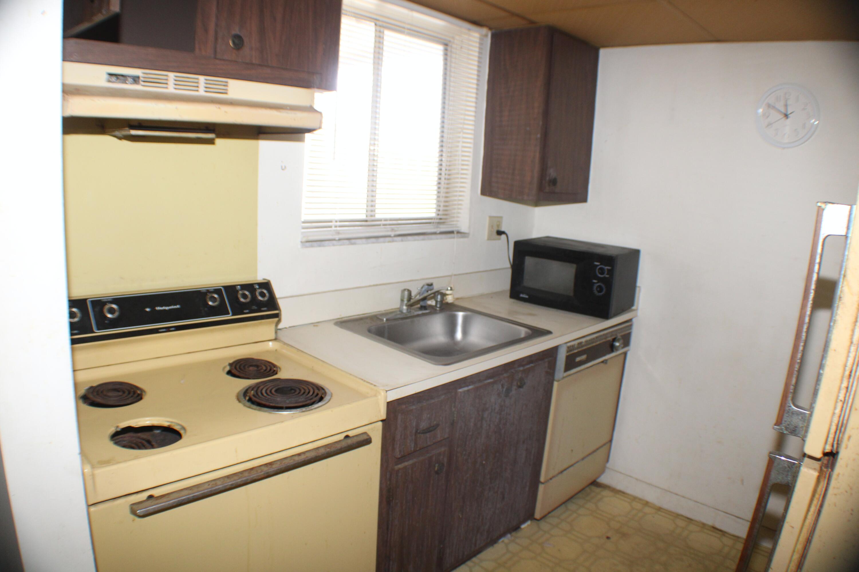 FOREST HILL GARDENS CONDO - Residential