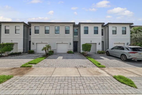 Photo of 4488 Appleton Circle E, Oakland Park, FL 33309 (MLS # B26077311)