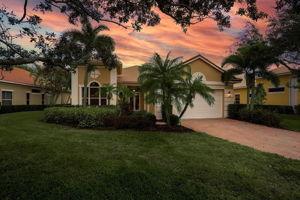 Photo of 1274 River Reach Drive, Vero Beach, FL 32967 (MLS # F10552102)