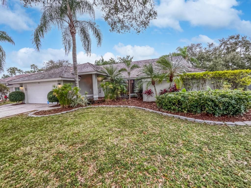 Photo of 19161 Shoreward Court, Jupiter, FL 33458 (MLS # R10943637)