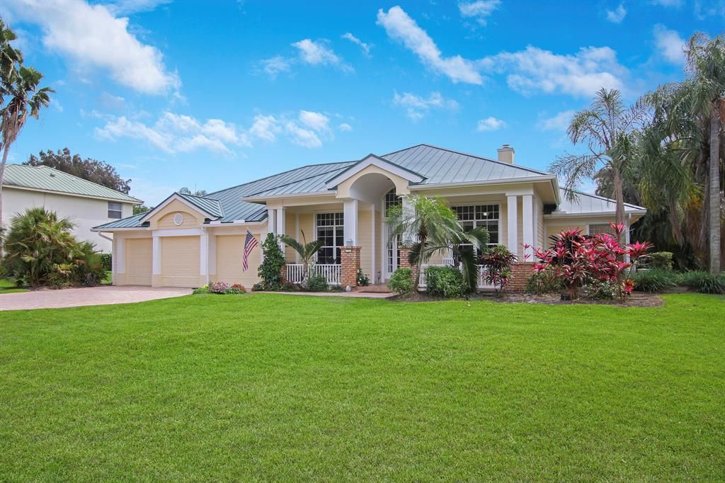 Photo of 3756 SE Bent Banyan Way, Stuart, FL 34997 (MLS # R10781158)