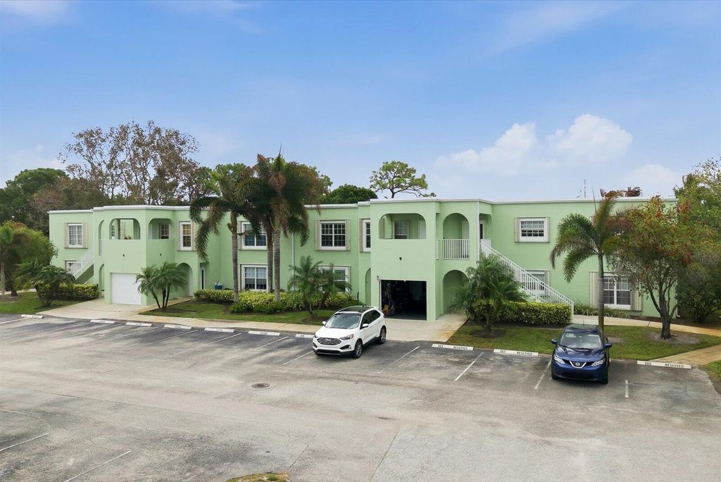 Photo of 2074 SE Wild Meadow Circle, Port Saint Lucie, FL 34952 (MLS # B26009078)