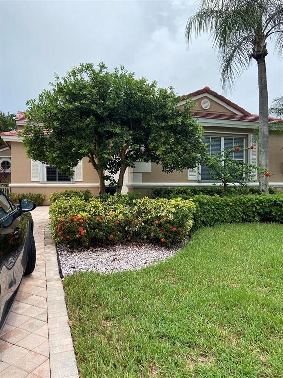 Beautifully furnished 3 Bedroom home in Wycliffe Country Club, Available from October till April 30, 2022. Bring your suitcase and enjoy the Country Club Lifestyle. Salt water pool for Healthy dips. New appliances, Cable and internet included as well. See this one today.