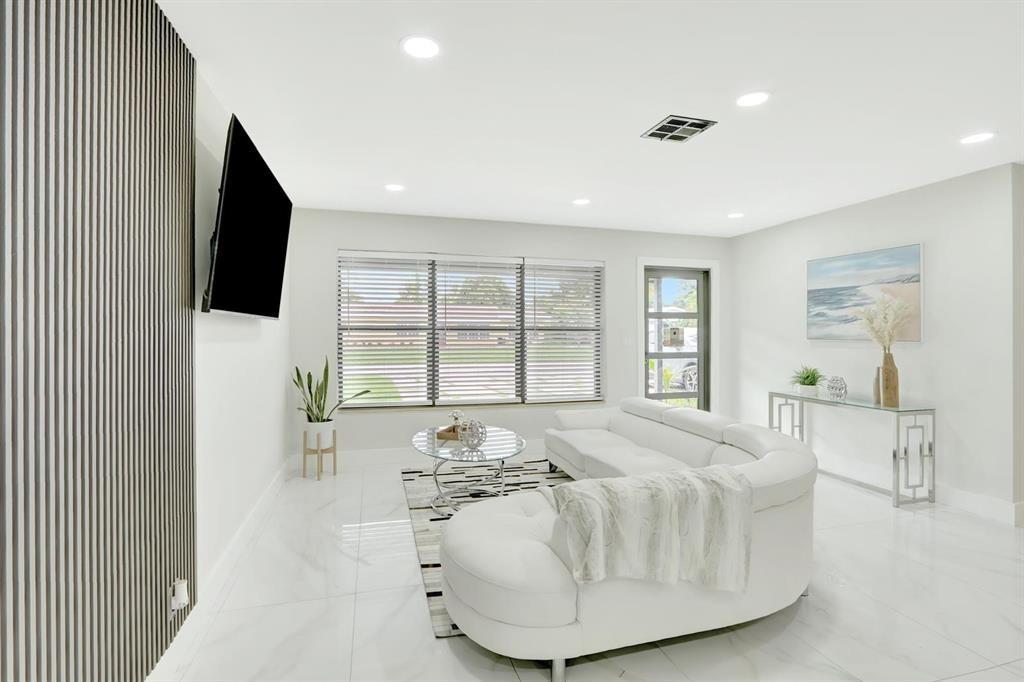 400 NW 20th St