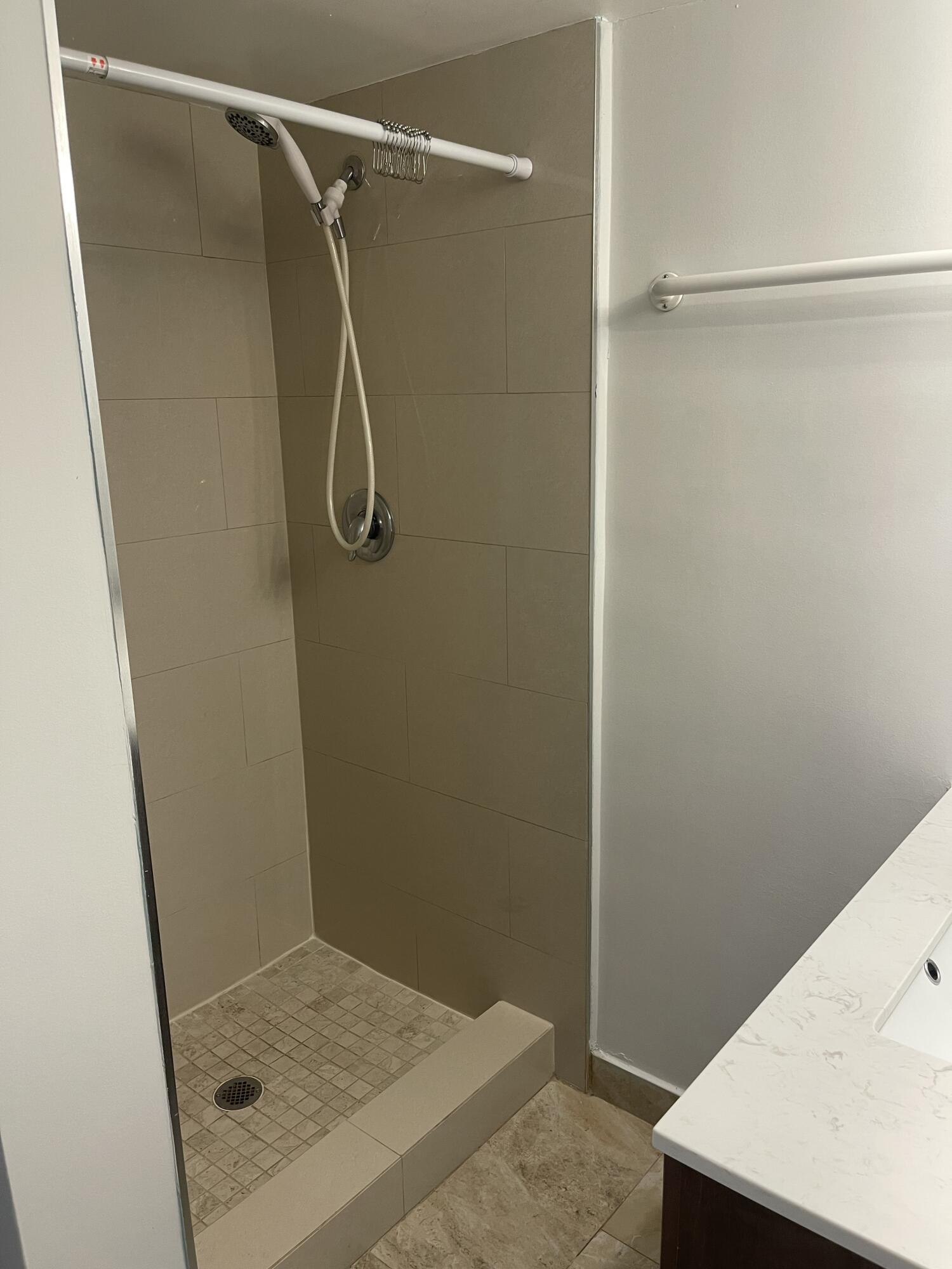 COUNTRY PINES CONDO - Residential Lease