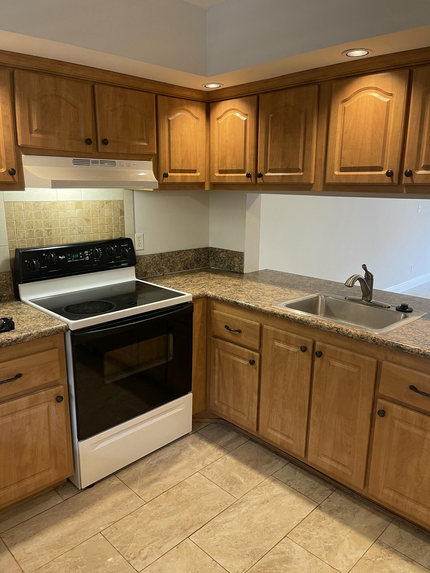 COUNTRY PINES CONDO - Residential Lease