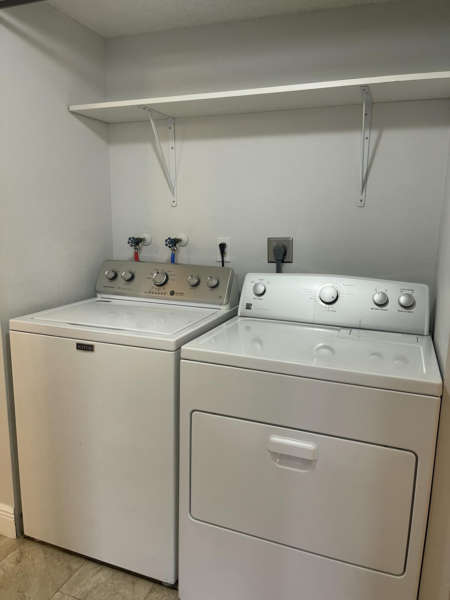 COUNTRY PINES CONDO - Residential Lease