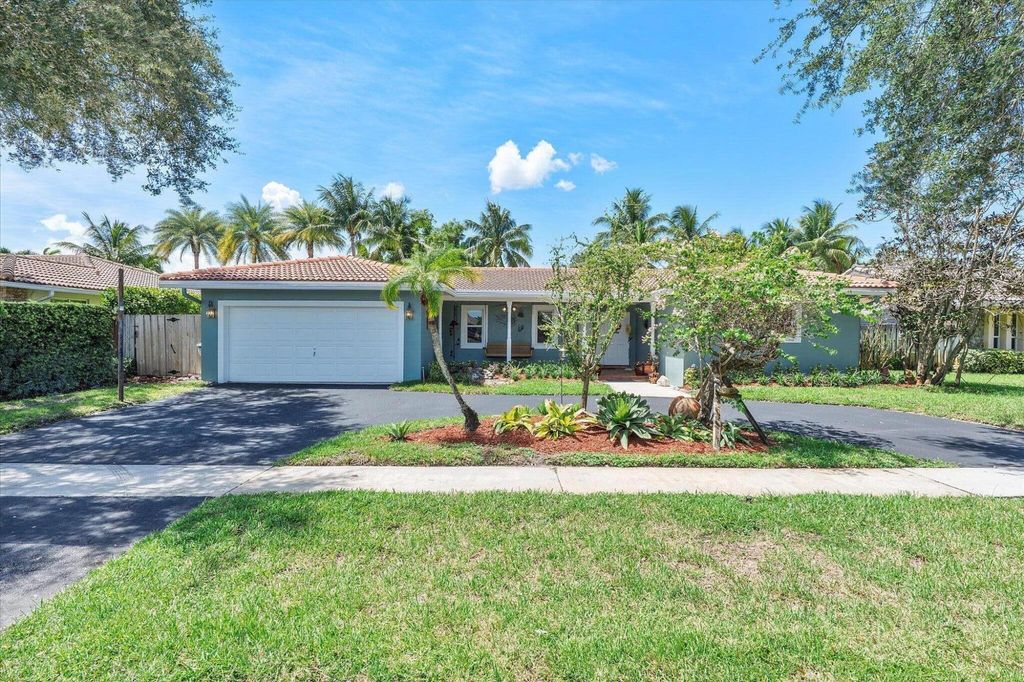 Photo of 5101 N 36th Court, Hollywood, FL 33021 (MLS # B26025459)