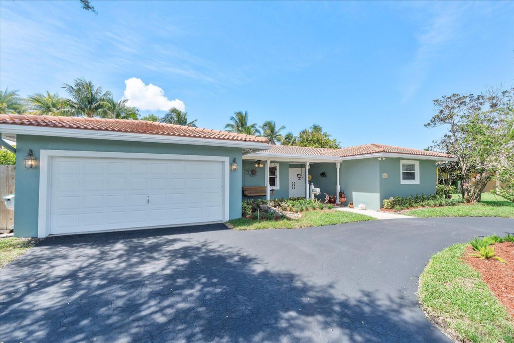 Photo of 5101 N 36th Court, Hollywood, FL 33021 (MLS # B26025459)