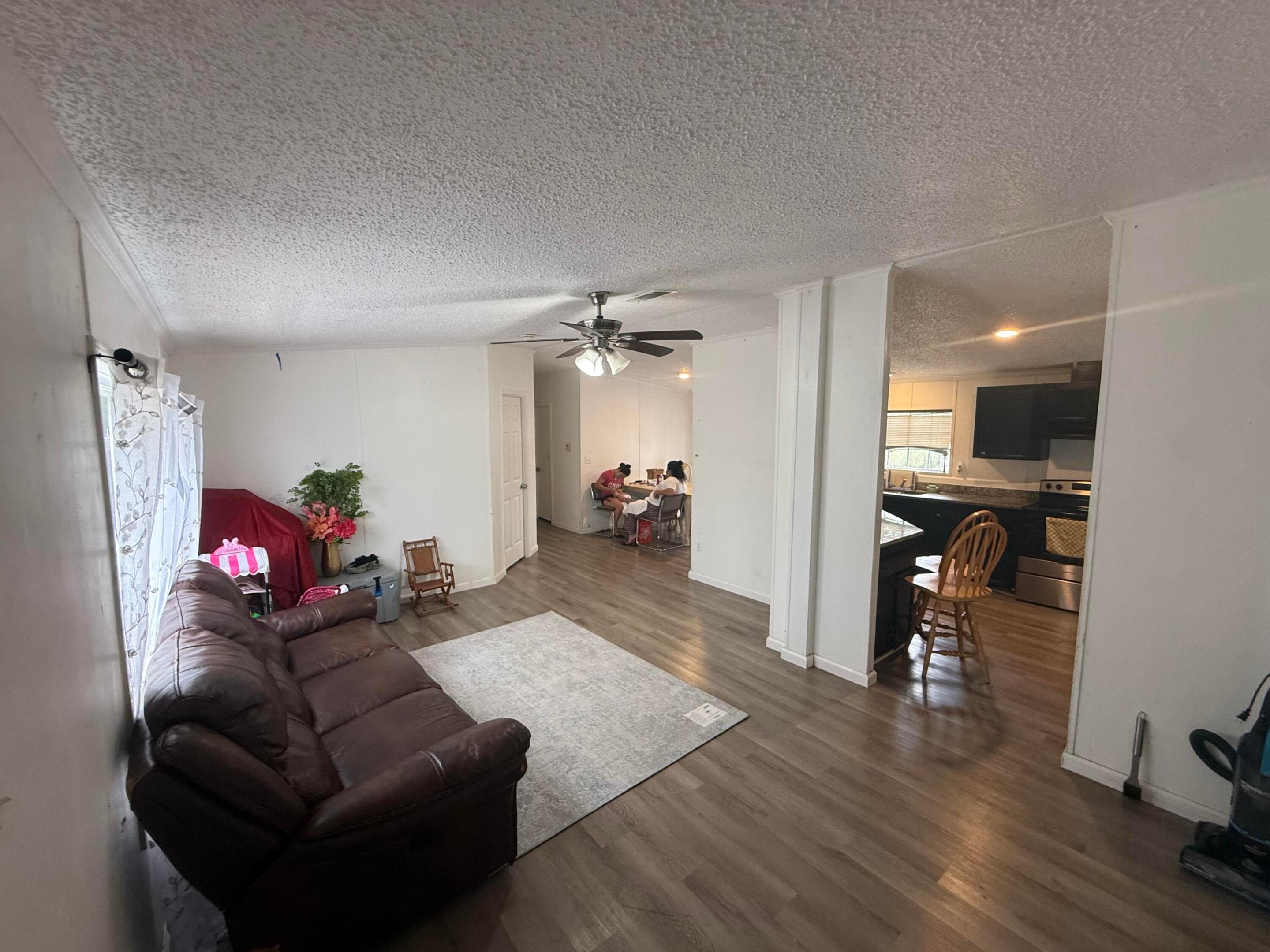 WATERGATE MOBILE HOME - Residential