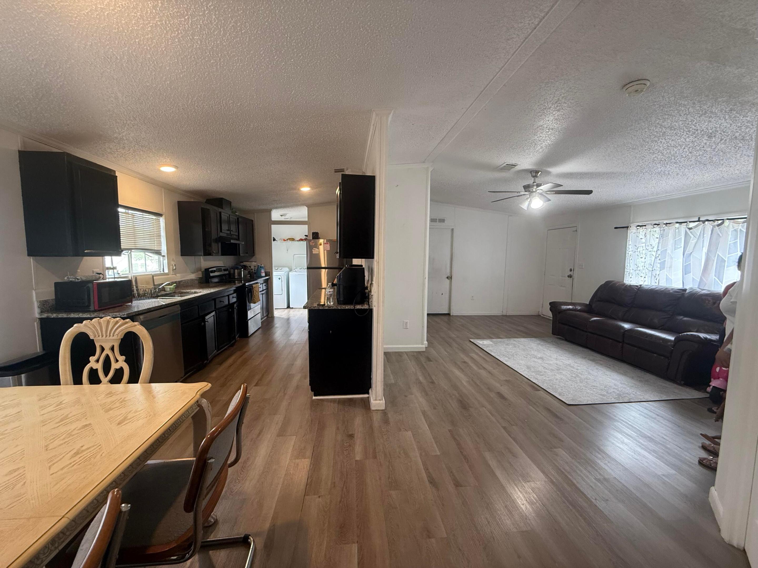 WATERGATE MOBILE HOME - Residential