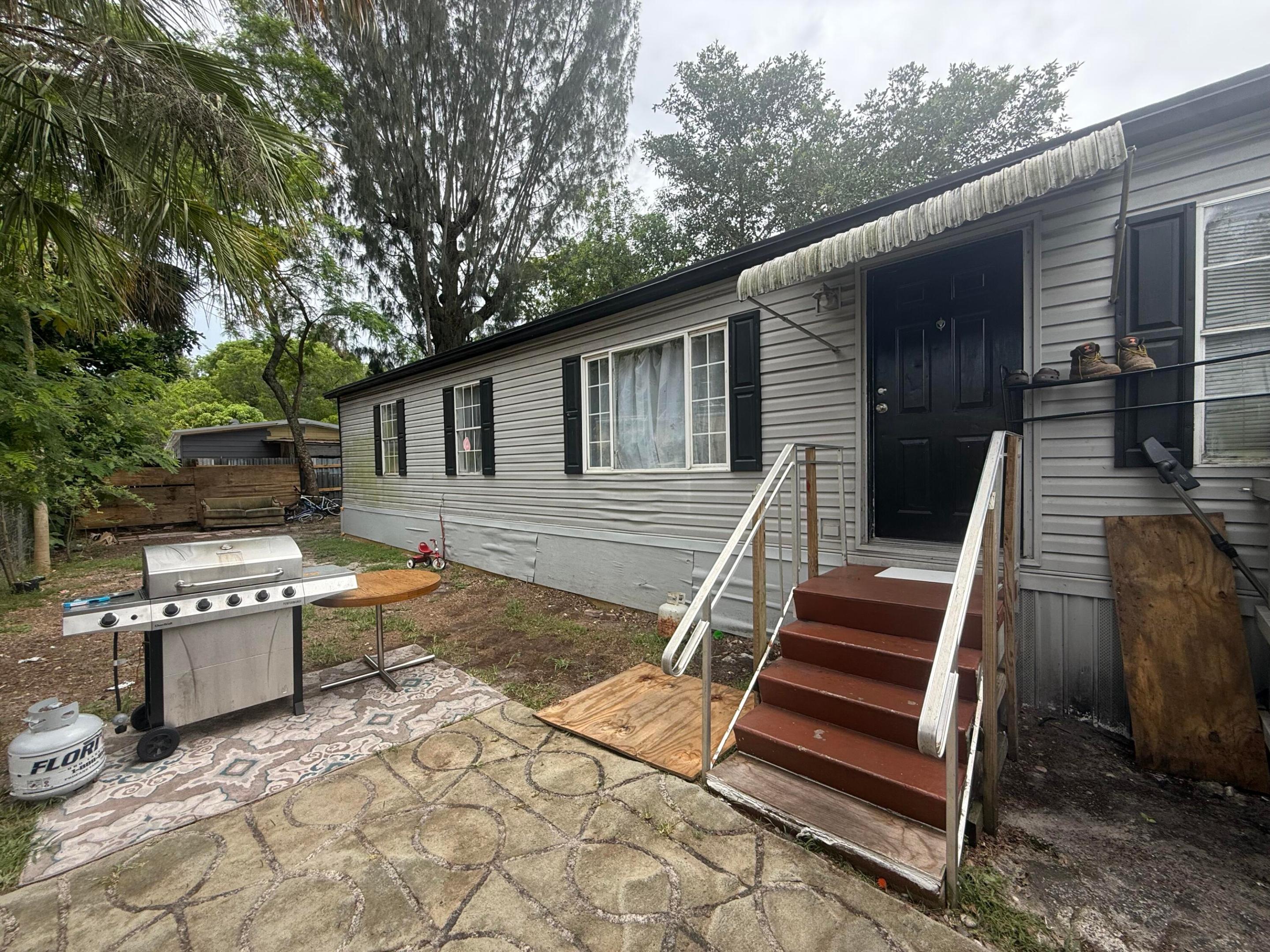 WATERGATE MOBILE HOME - Residential