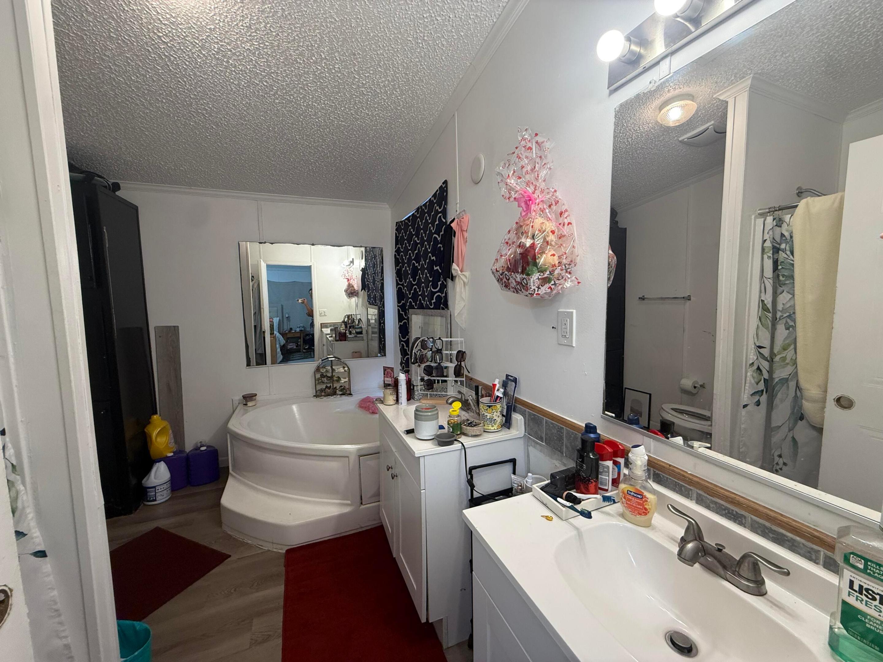 WATERGATE MOBILE HOME - Residential