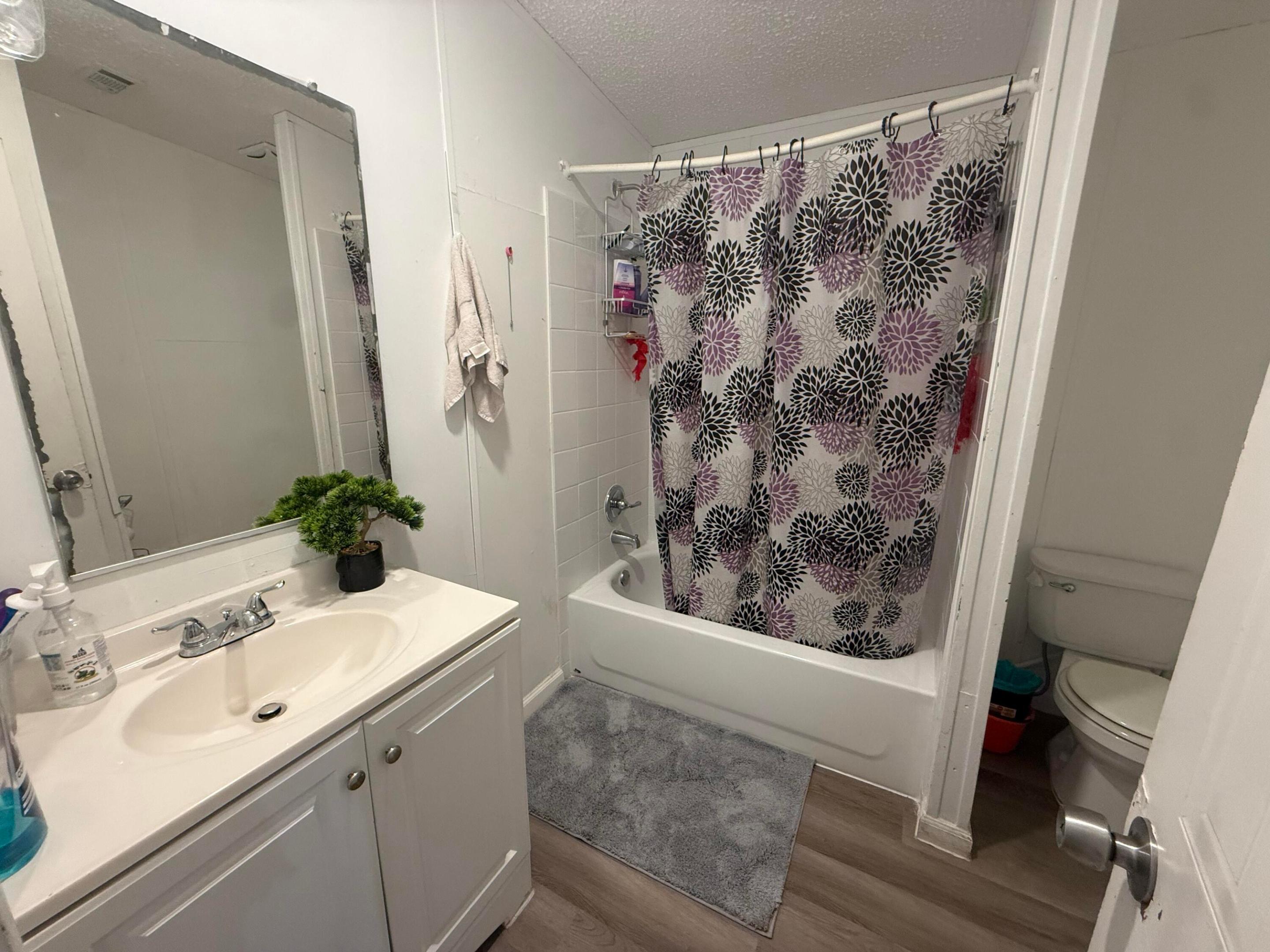 WATERGATE MOBILE HOME - Residential