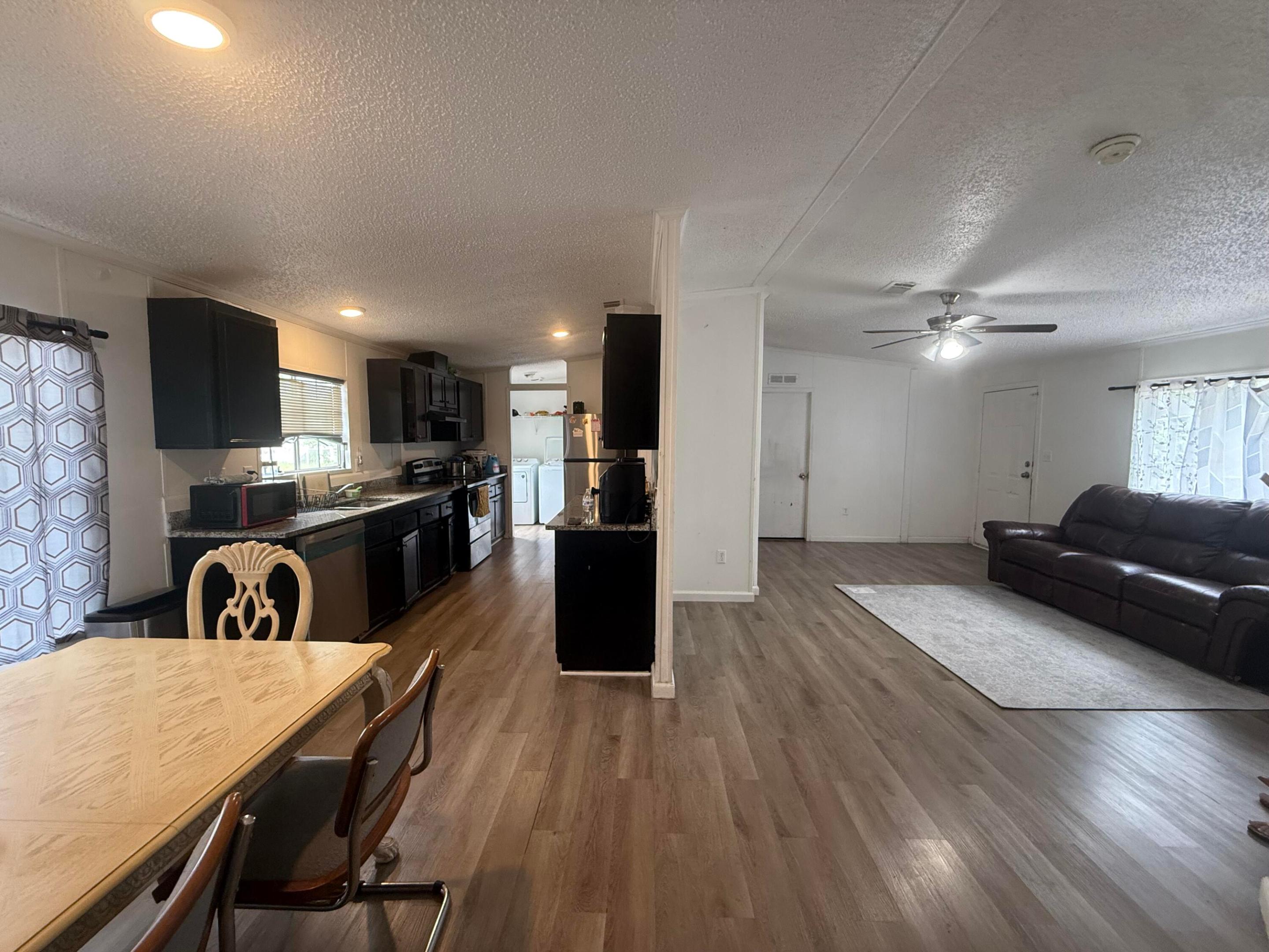 WATERGATE MOBILE HOME - Residential