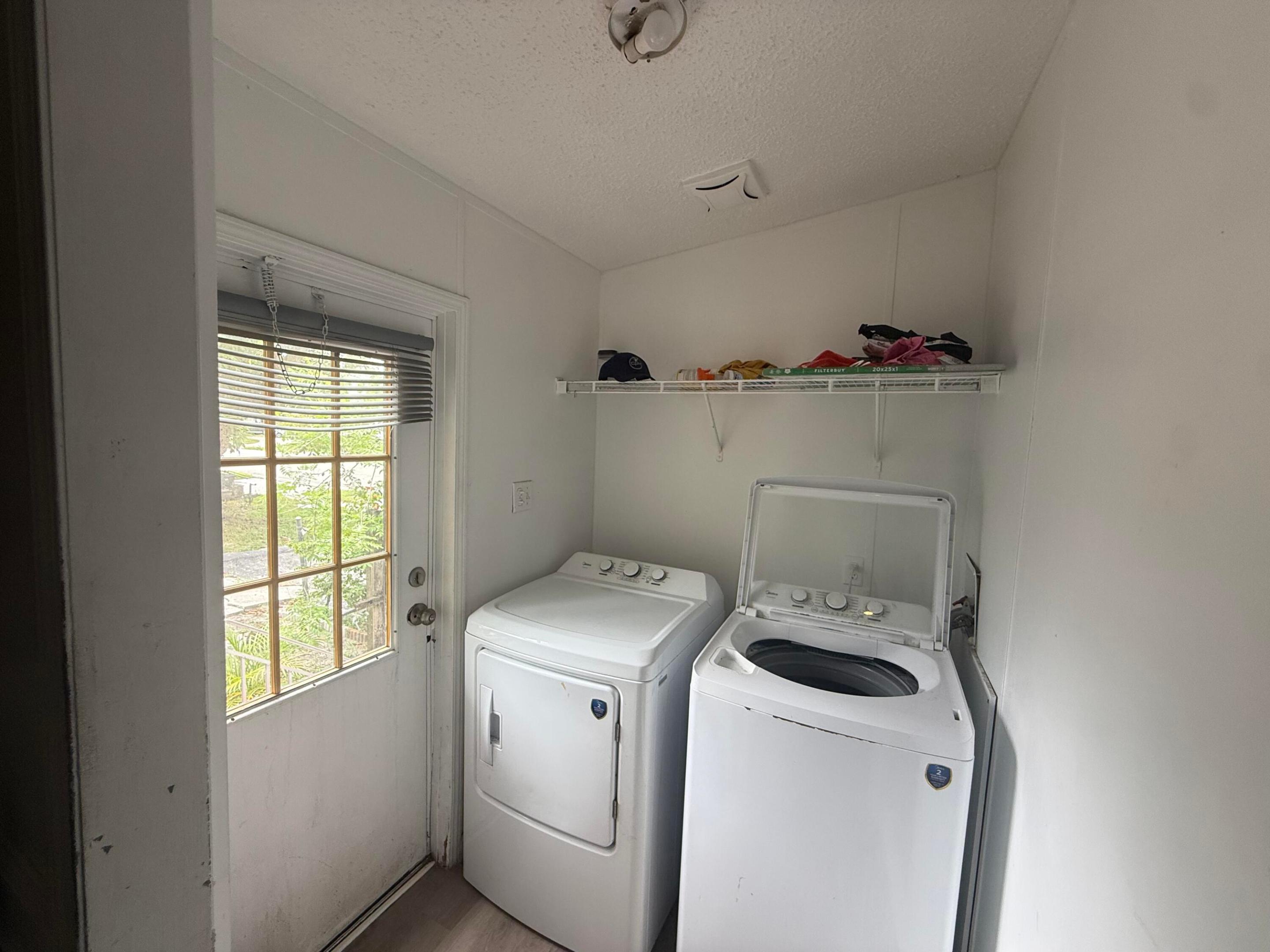 WATERGATE MOBILE HOME - Residential
