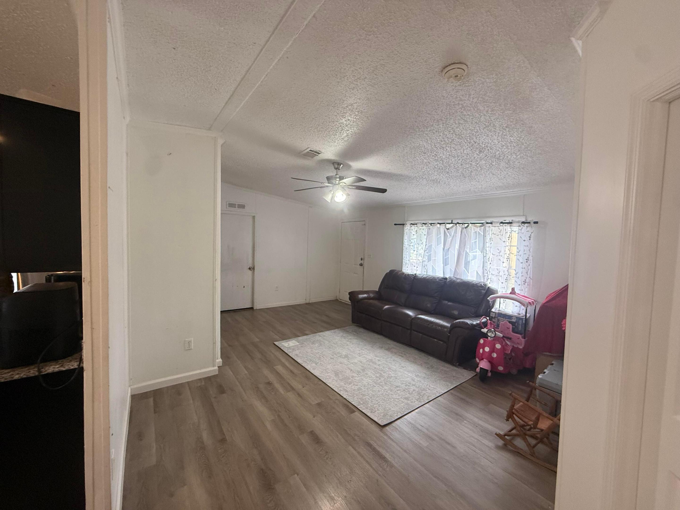 WATERGATE MOBILE HOME - Residential