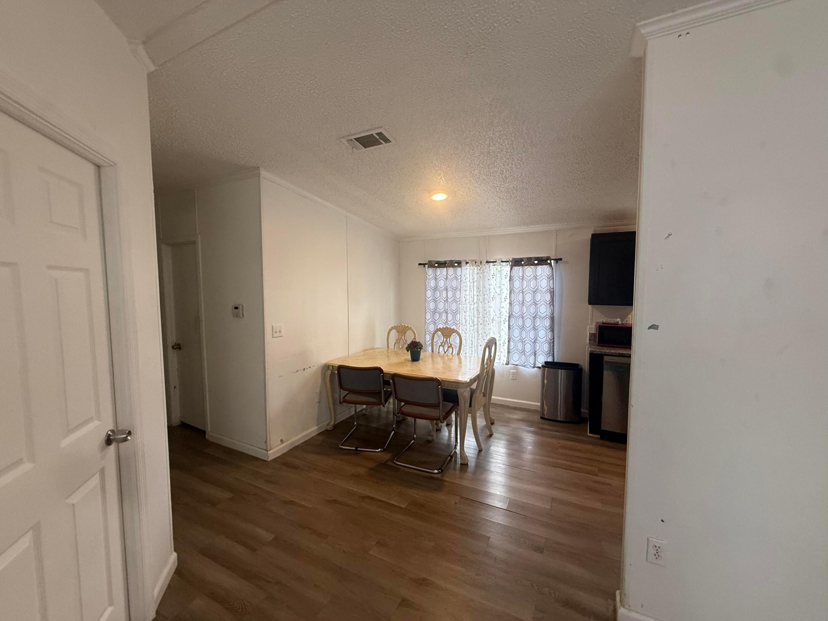 WATERGATE MOBILE HOME - Residential