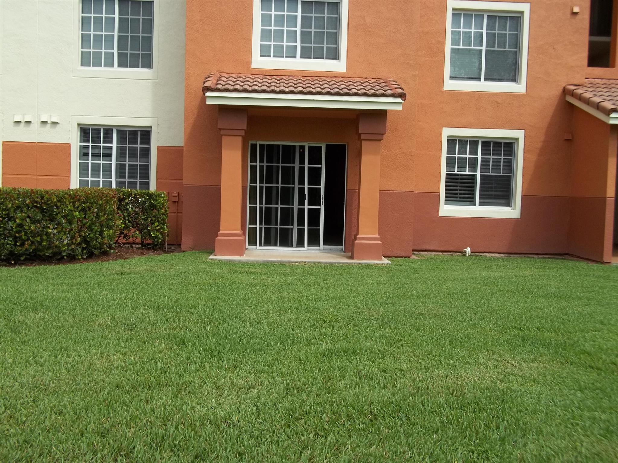 Nice Condo. Back side no near building. Nice green view. Walmart and Publix at walking distance. Community pool, club house, and other amenities.