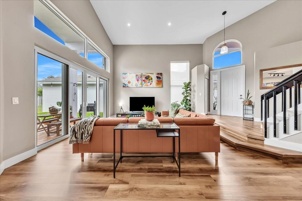 Cypress Cay 156-35 B - Residential