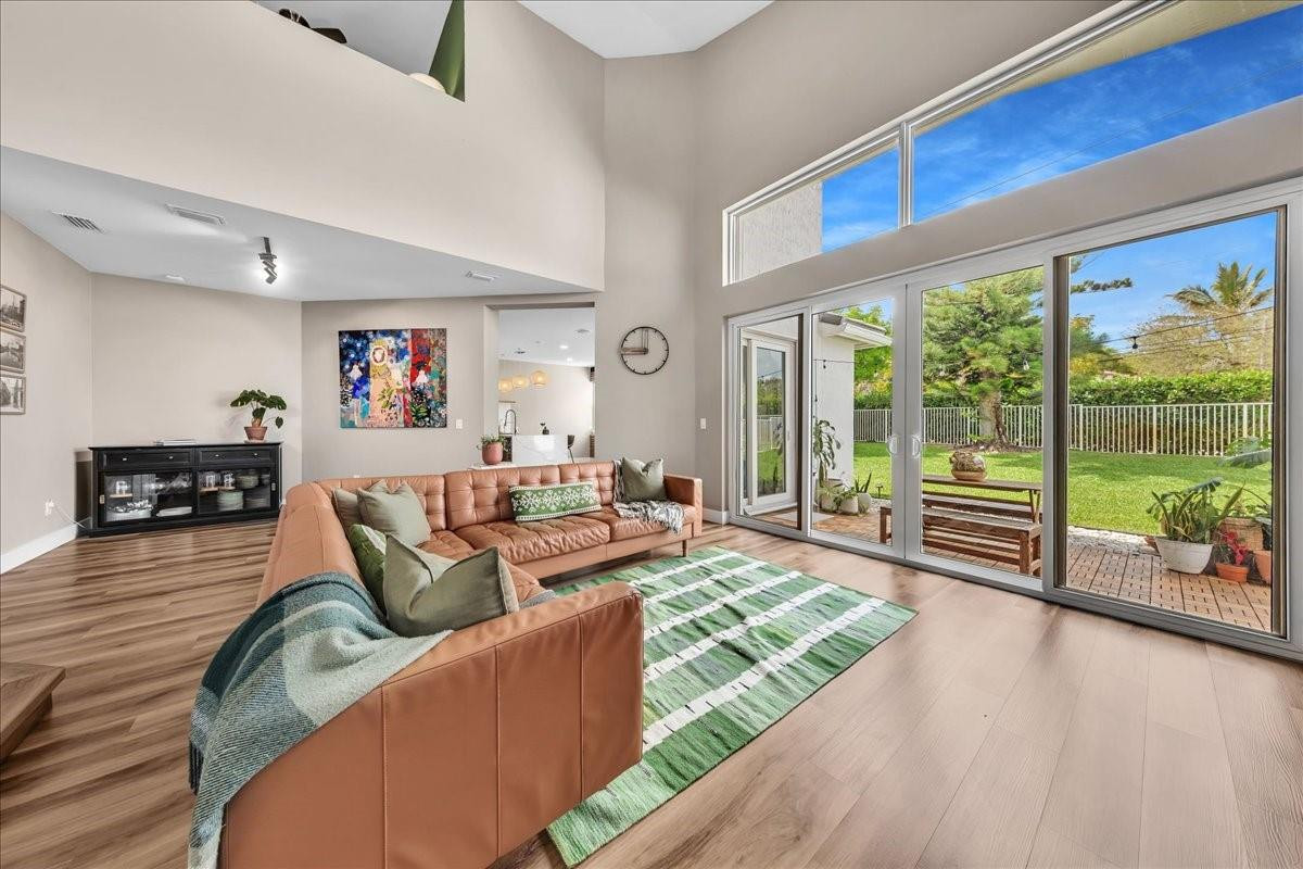 Cypress Cay 156-35 B - Residential