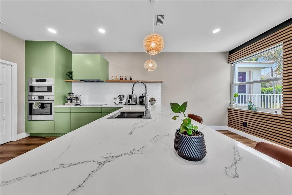 Cypress Cay 156-35 B - Residential