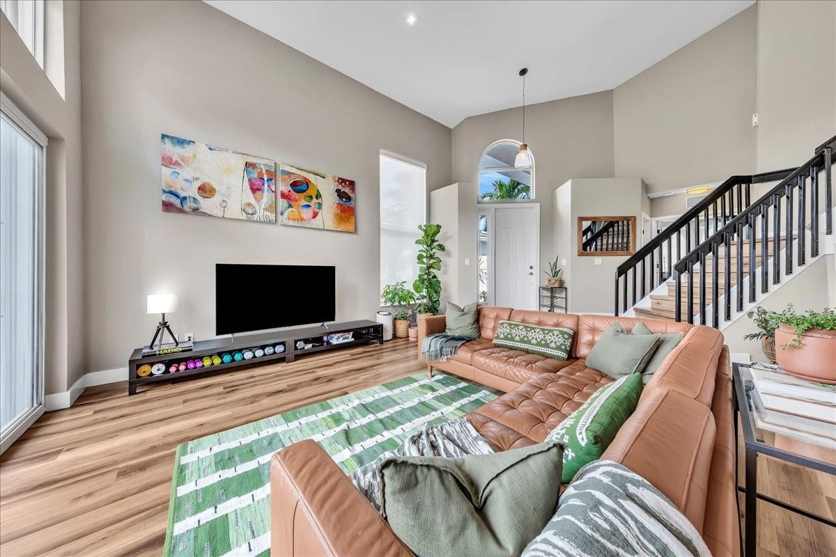 Cypress Cay 156-35 B - Residential