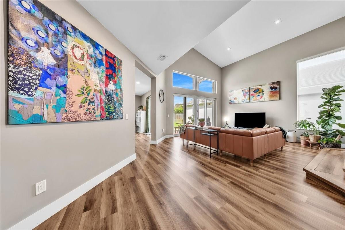 Cypress Cay 156-35 B - Residential