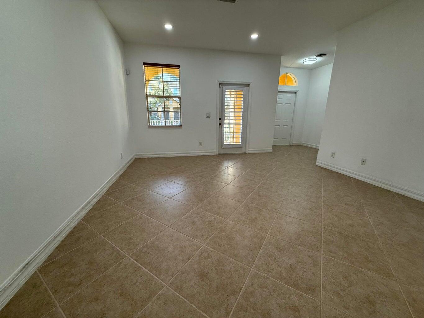 108 W Pigeon Plum Drive W 102